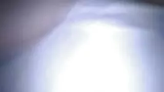 एक रेस्टुरेन्ट मा केटा farts गर्लफ्रेन्ड.