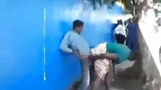 केटी उनको पीठ पछि एक मित्र संग खेलाडी पति मा धोखा दिन्छ.