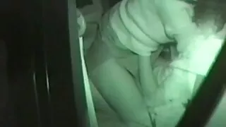 छिमेकीको उत्पीडन केटी बकवास गर्न.