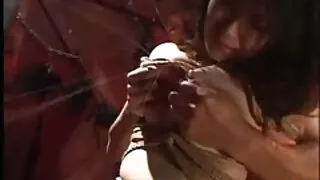 एक युवती प्रेम र स्नेह चाहन्छ र एक छिमेकीलाई संग बकवास.